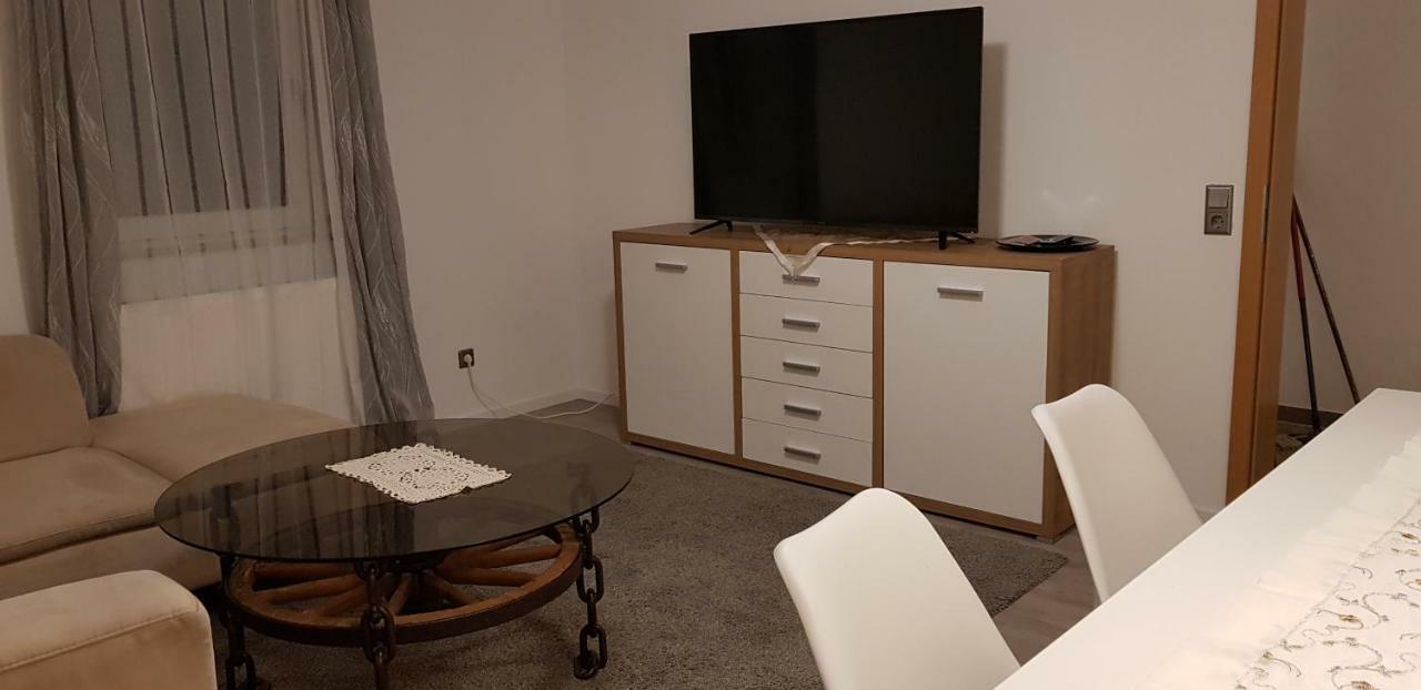 Outletcity Ferienwohnung Apartment 2 Μέτσινγκεν Εξωτερικό φωτογραφία