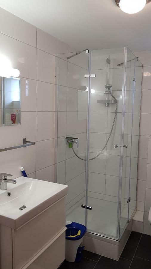 Outletcity Ferienwohnung Apartment 2 Μέτσινγκεν Εξωτερικό φωτογραφία