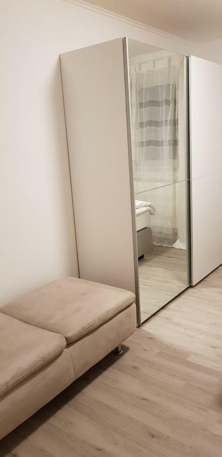 Outletcity Ferienwohnung Apartment 2 Μέτσινγκεν Εξωτερικό φωτογραφία