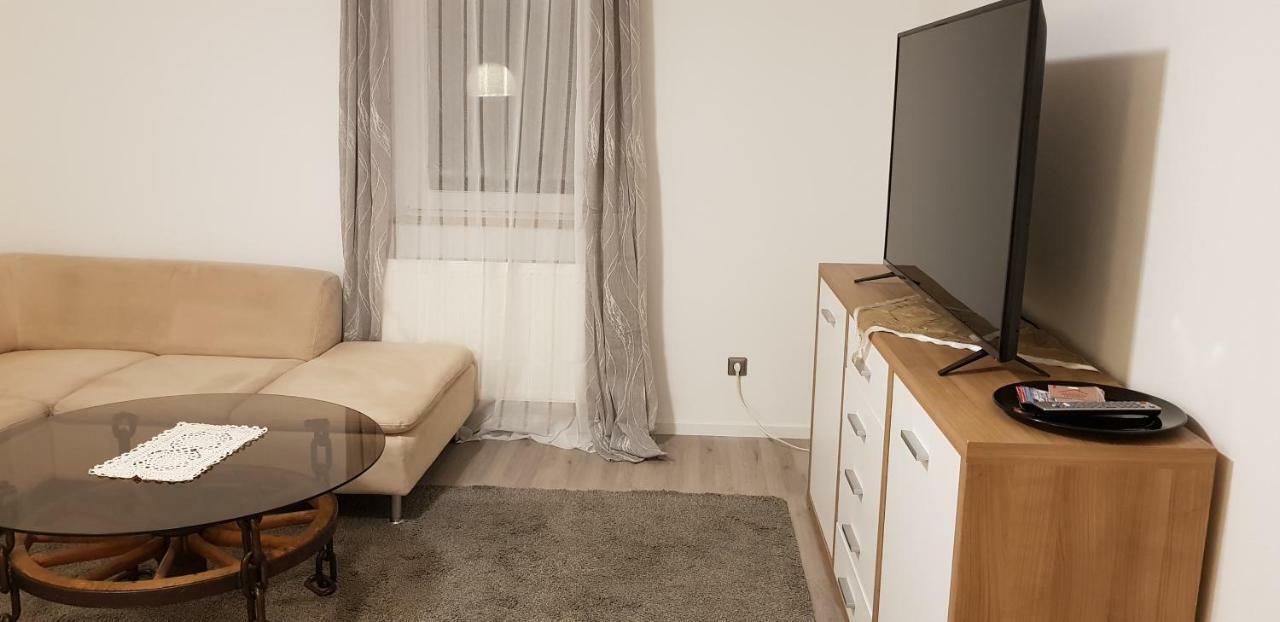 Outletcity Ferienwohnung Apartment 2 Μέτσινγκεν Εξωτερικό φωτογραφία