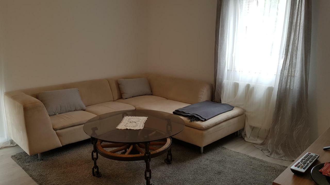 Outletcity Ferienwohnung Apartment 2 Μέτσινγκεν Εξωτερικό φωτογραφία