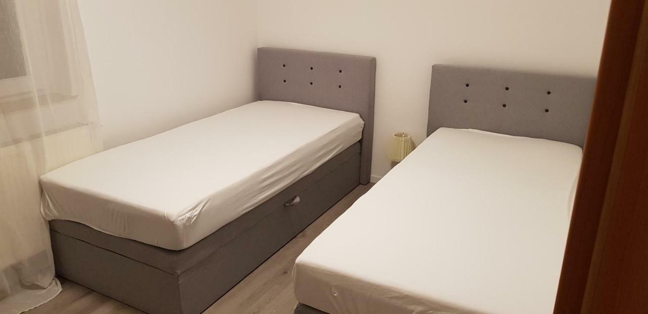 Outletcity Ferienwohnung Apartment 2 Μέτσινγκεν Εξωτερικό φωτογραφία